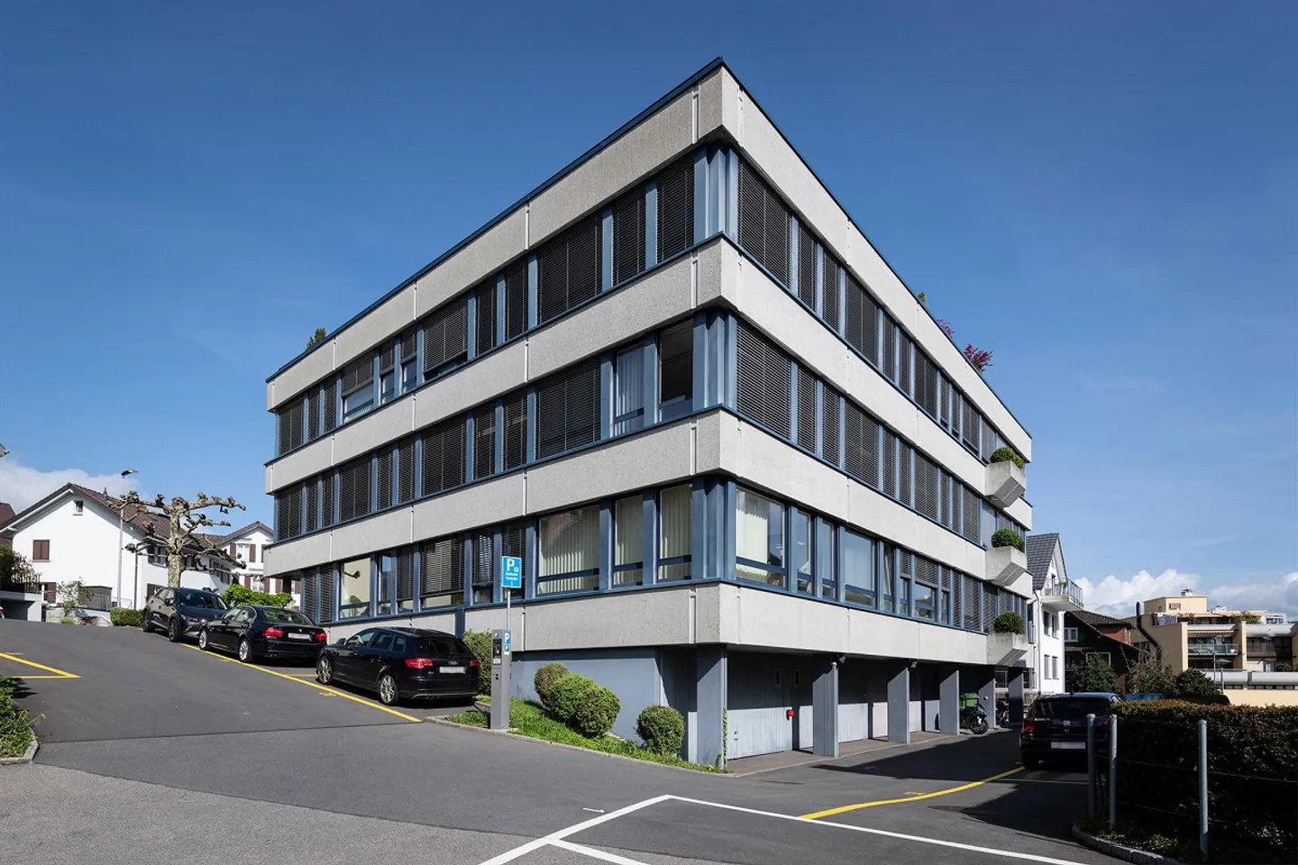 Vente aux enchères publique - Roosstrasse 3, 8832 Wollerau - Photo 1 sur 10