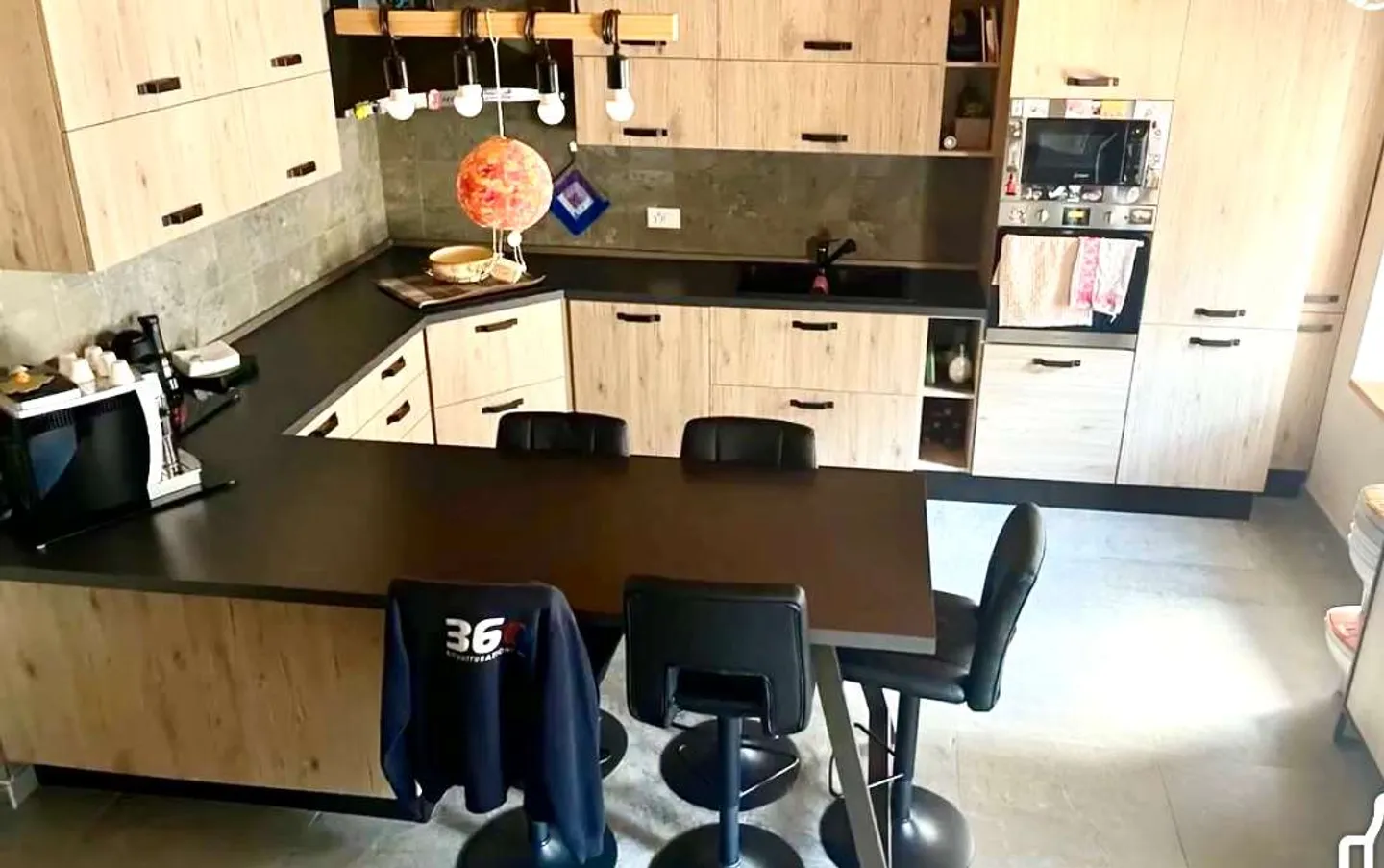 House with Terrace and Garden - Photo 7 of 13