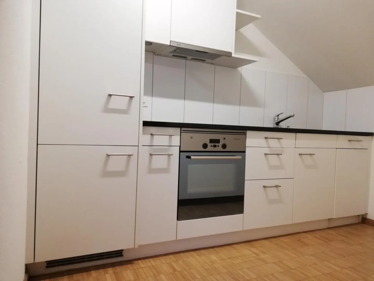 Charmante appartement sous les combles au cœur d'Aesch - Photo 2 sur 11