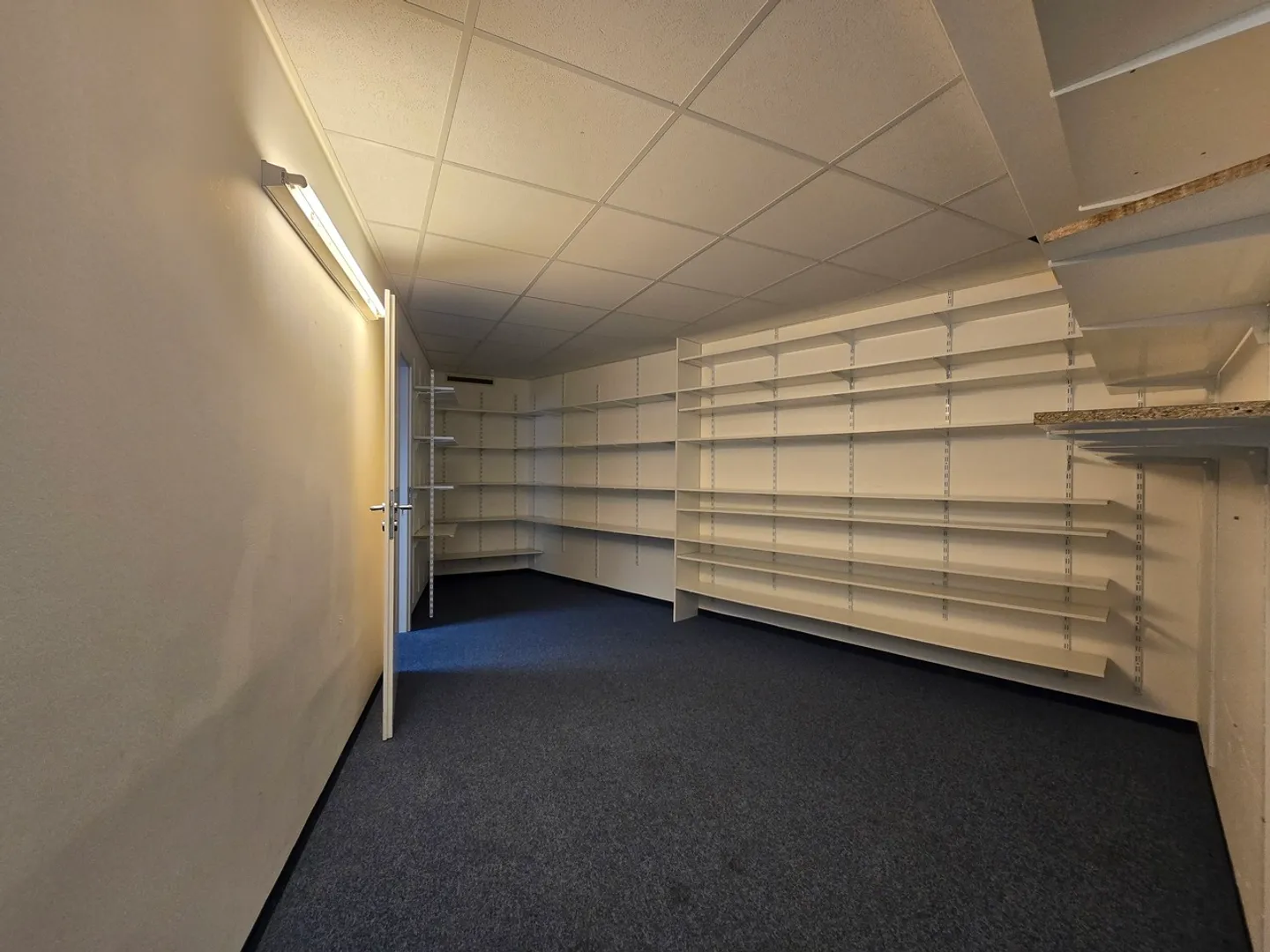 1. Miete angeboten! Optimale Lage - Büro von 104 m2 - Bahnhof Lausanne - Foto 10 von 11