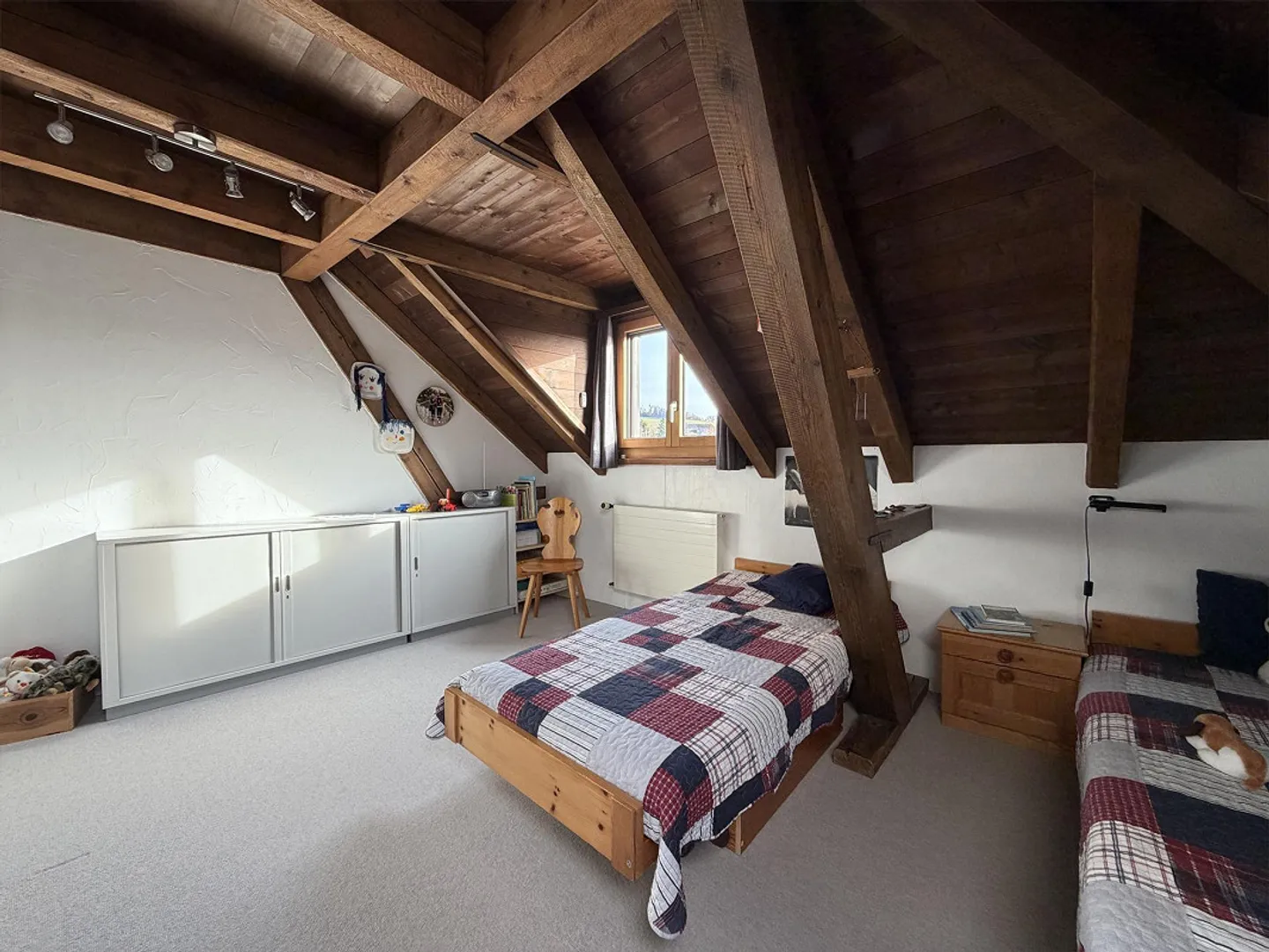 Immeuble résidentiel et commercial, centre du village de Niederscherli - Photo 15 sur 23