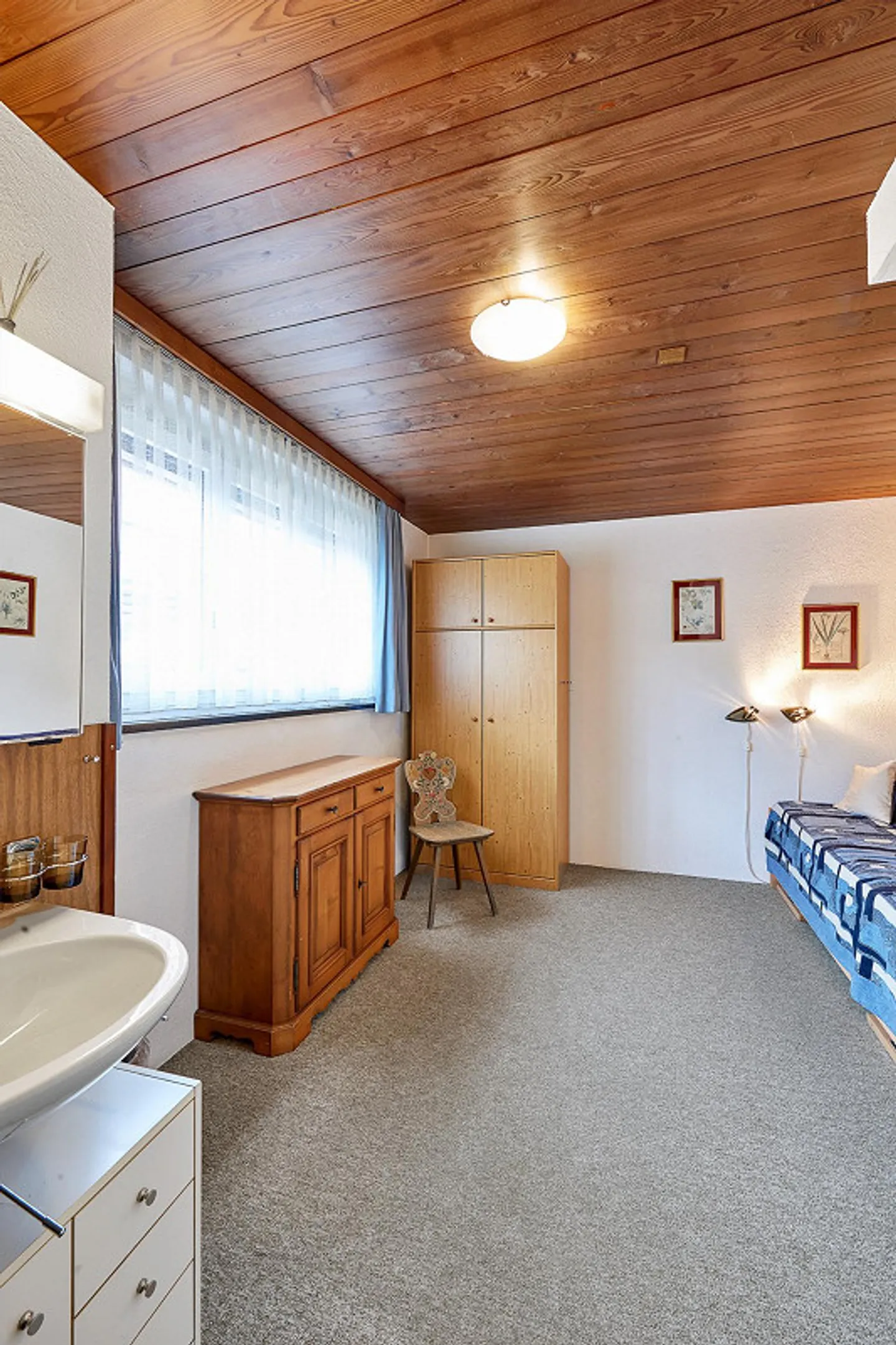 Immeuble résidentiel et commercial, centre du village de Niederscherli - Photo 19 sur 23