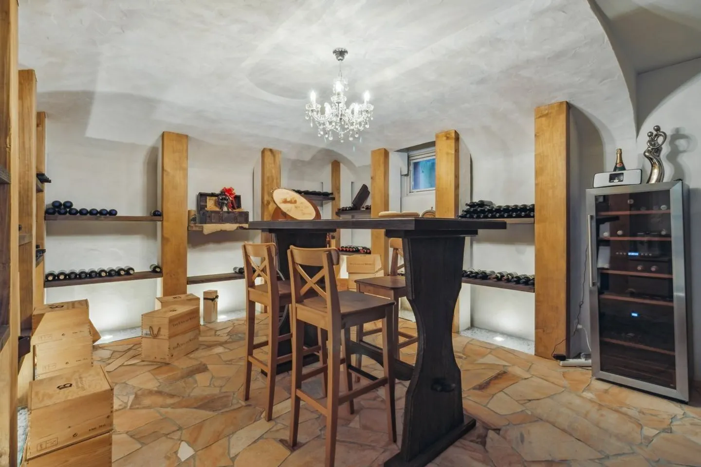 RESIDENZ MIT SWIMMINGPOOL UND GROSSZÜGIGEN WOHNRAUM - Foto 10 von 10