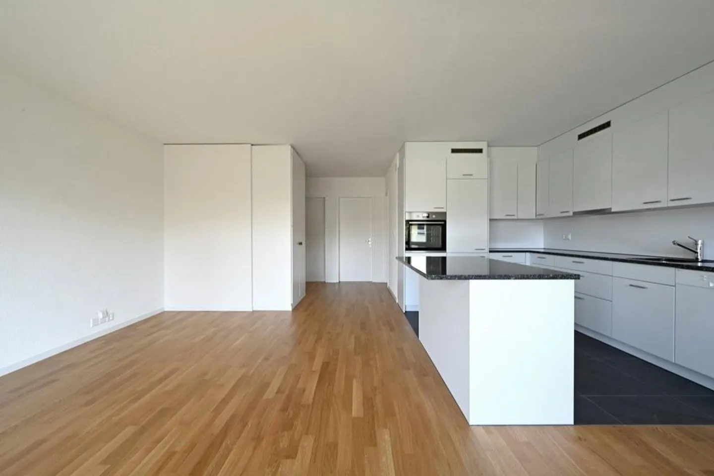 Il tuo appartamento da sogno ti aspetta: 3.5 stanze appena ristrutturate! - Foto 4 di 9