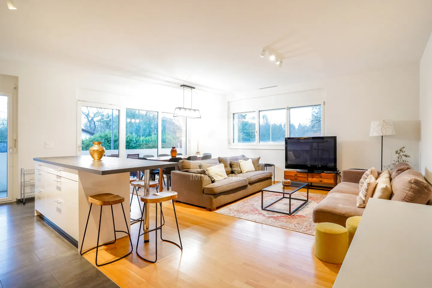 Exclusivity: 6-room apartment with balconies in Charmilles - Photo 1 of 12