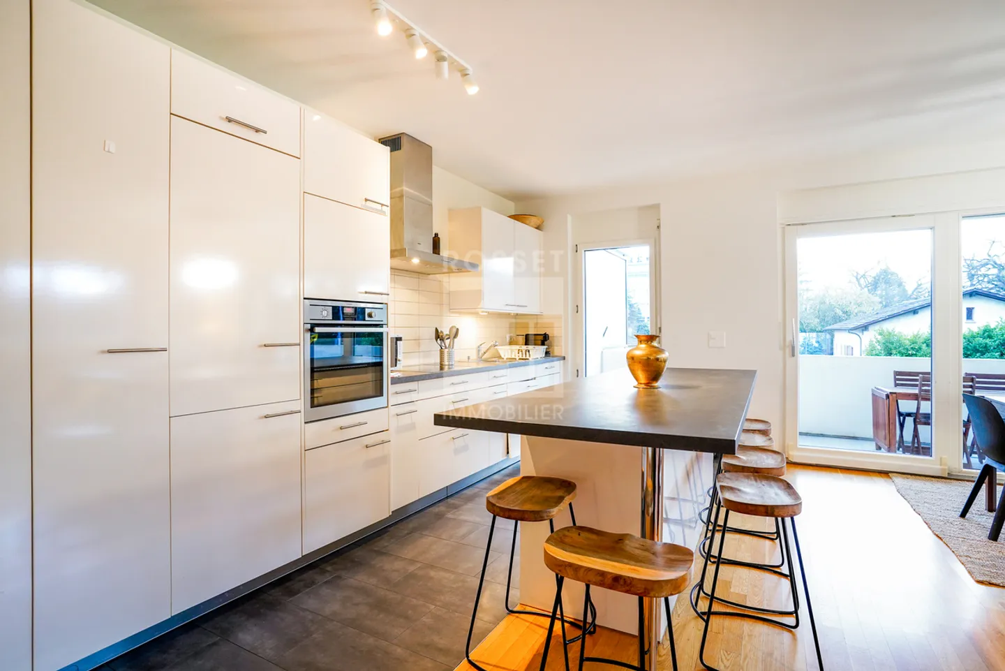 Exclusivity: 6-room apartment with balconies in Charmilles - Photo 3 of 12