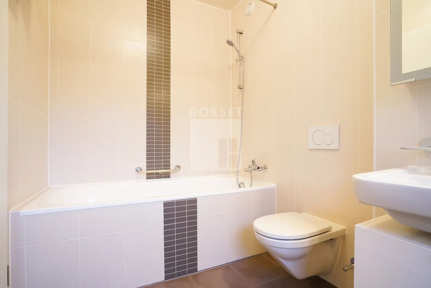 Exclusivity: 6-room apartment with balconies in Charmilles - Photo 7 of 12