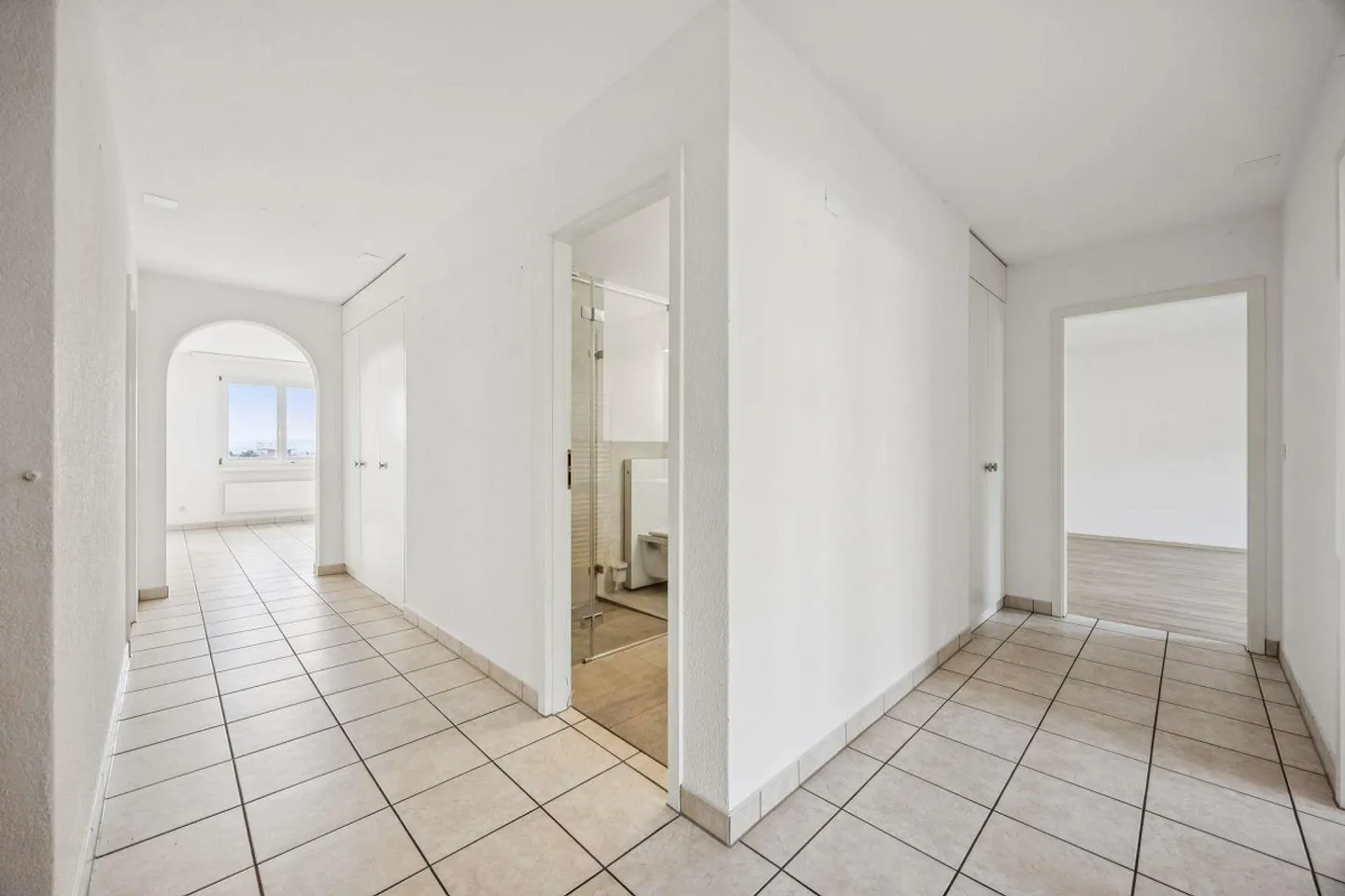 Grosszügige Wohnung mit Weitsicht - Foto 3 von 11