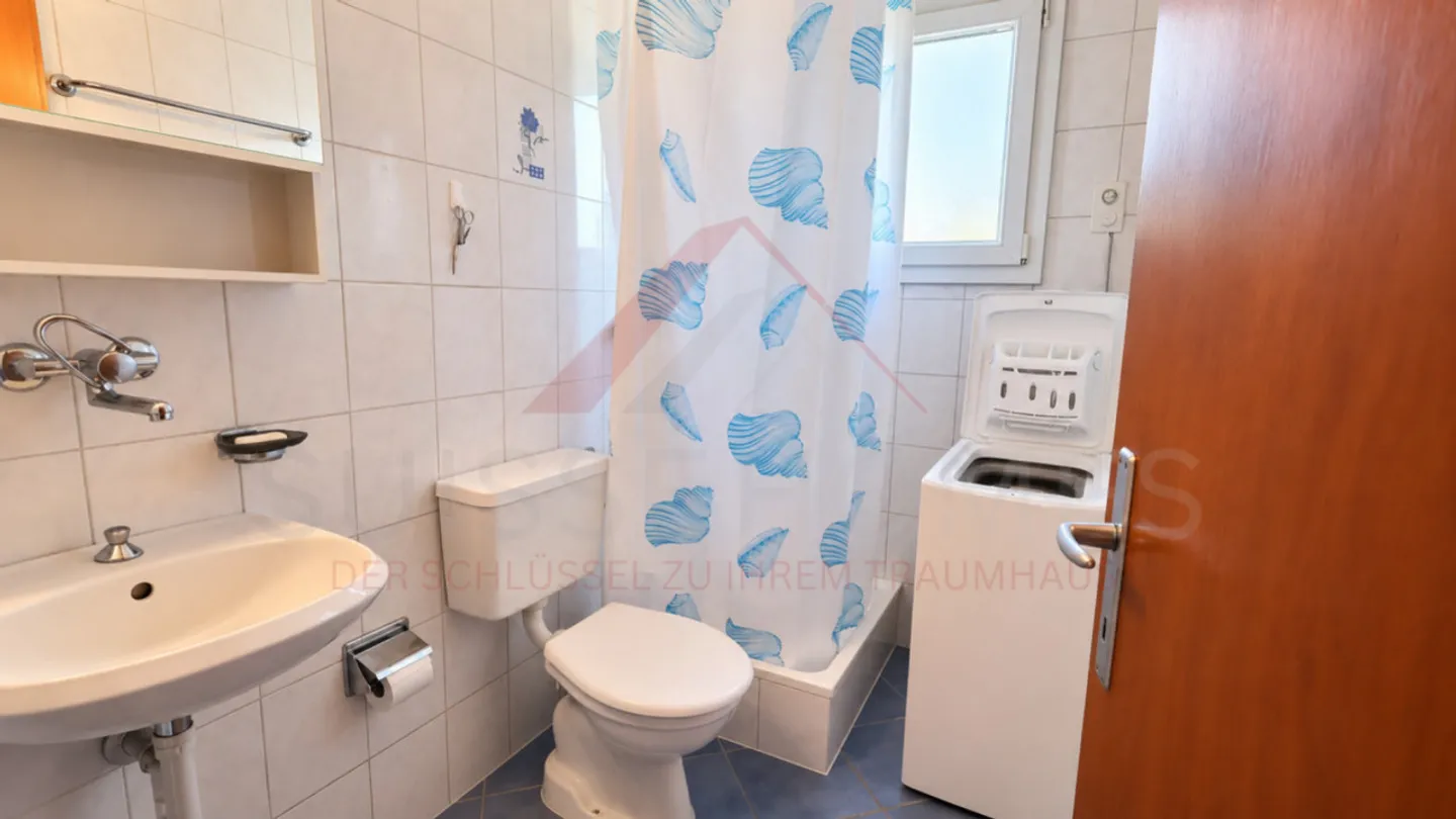Charming 5.5-Room Chalet with 2 Living Units, Swedish Stoves & Huge Garden Dream in Plasselb - Photo 14 of 15