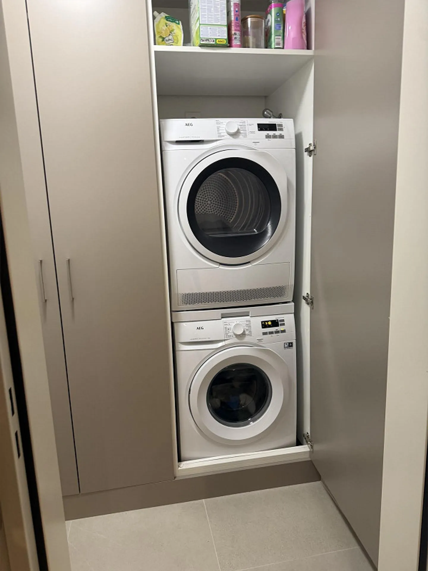 Modern Apartment - Photo 6 of 8