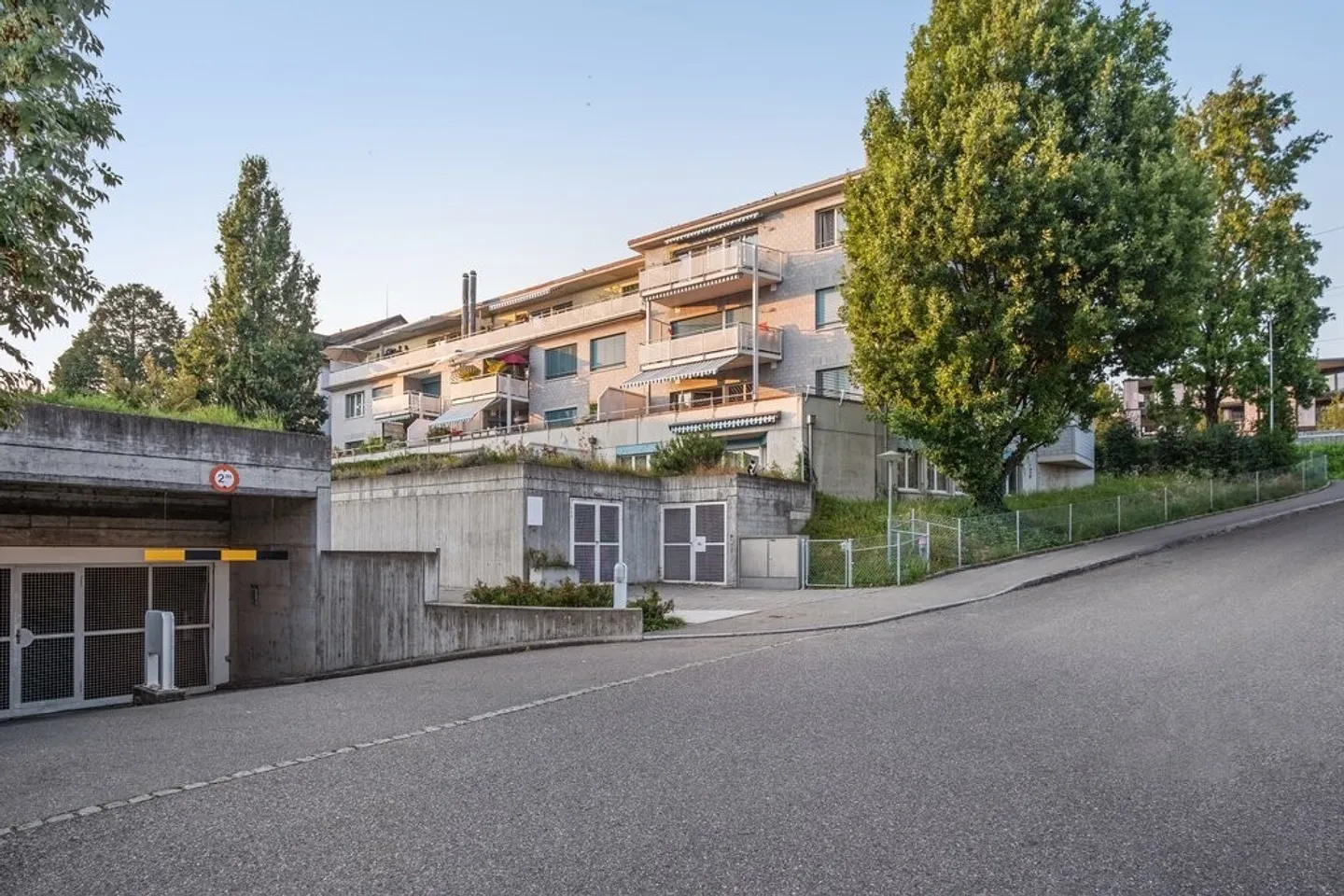 Double parking space for rent in Männedorf! - Photo 1 of 2