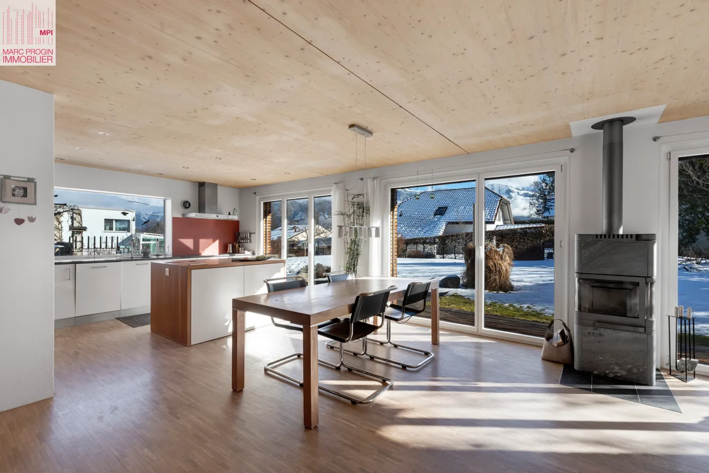 Magnificent Minergie villa with 5.5 rooms on a plot of 1,061 m2 - Photo 7 of 17