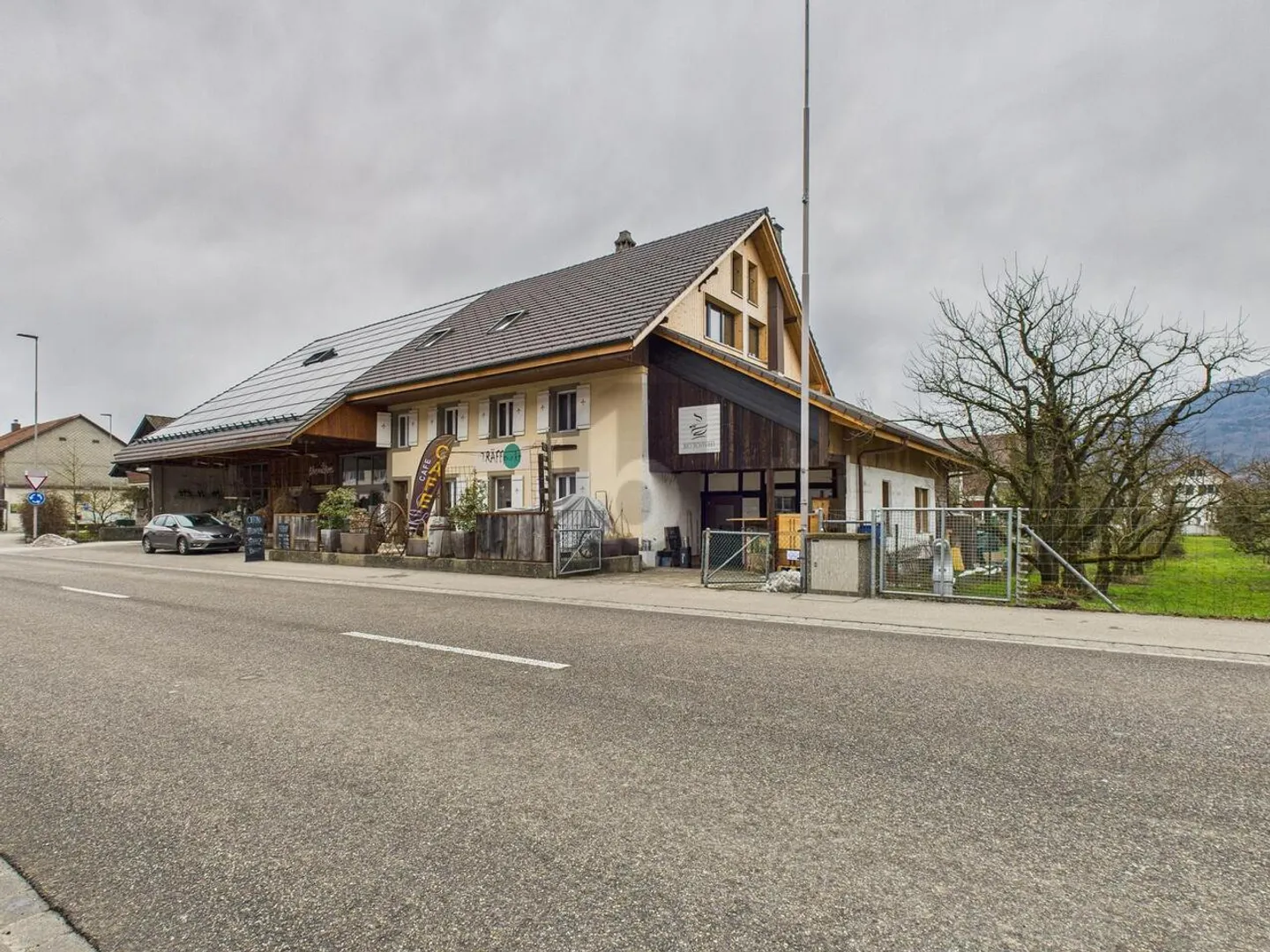 ILLUMINATO, UNICO E AFFASCINANTE - Foto 1 di 6