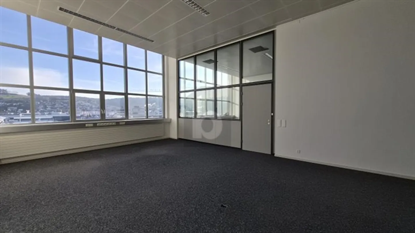 Cared for - in a prime location - Photo 1 of 6