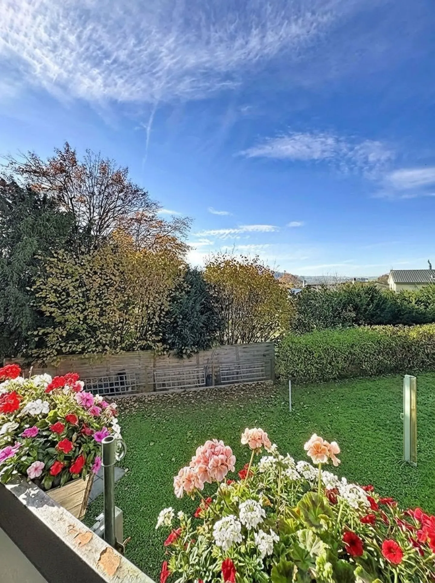 Doppelhaushälfte von 5,5 Zimmern Kürzlich renoviert Ein Steinwurf von allem entfernt! - Foto 14 von 29