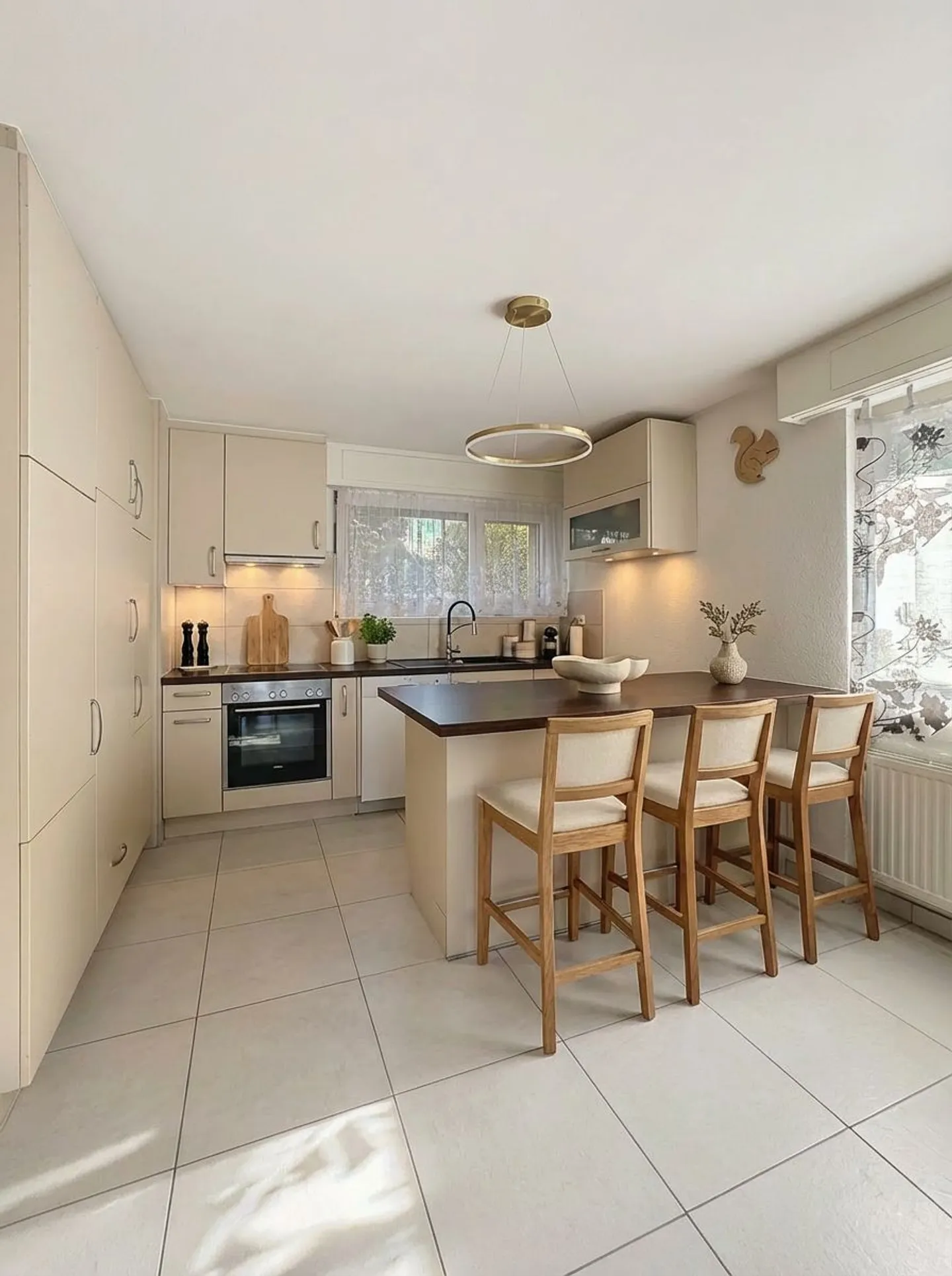 Doppelhaushälfte von 5,5 Zimmern Kürzlich renoviert Ein Steinwurf von allem entfernt! - Foto 15 von 29