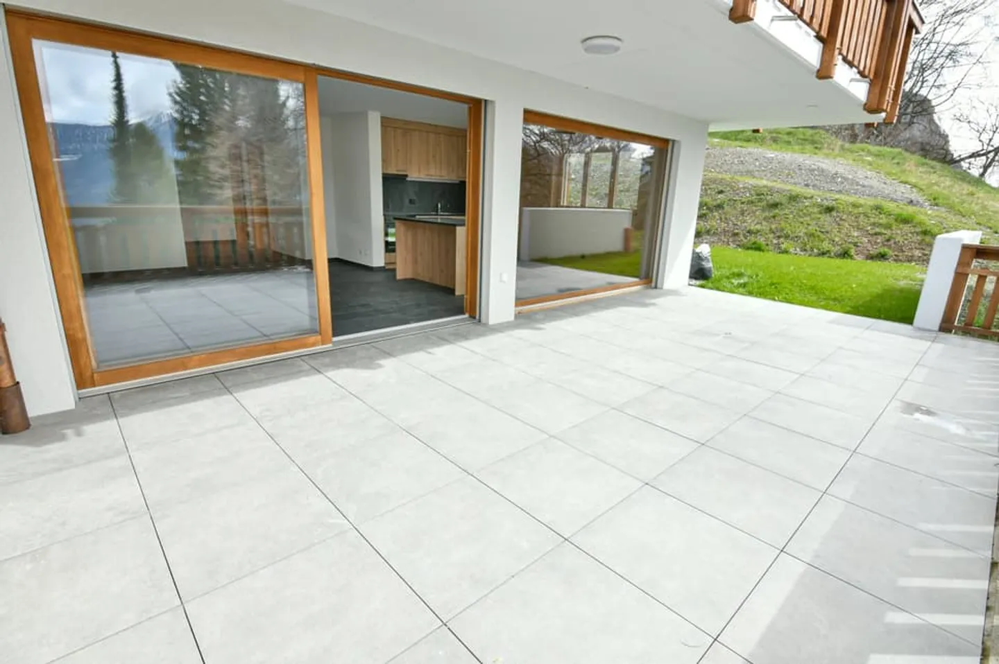 To seize: Splendid 3.5-room apartment, south terrace & lawn, in Ovronn - Photo 9 of 13