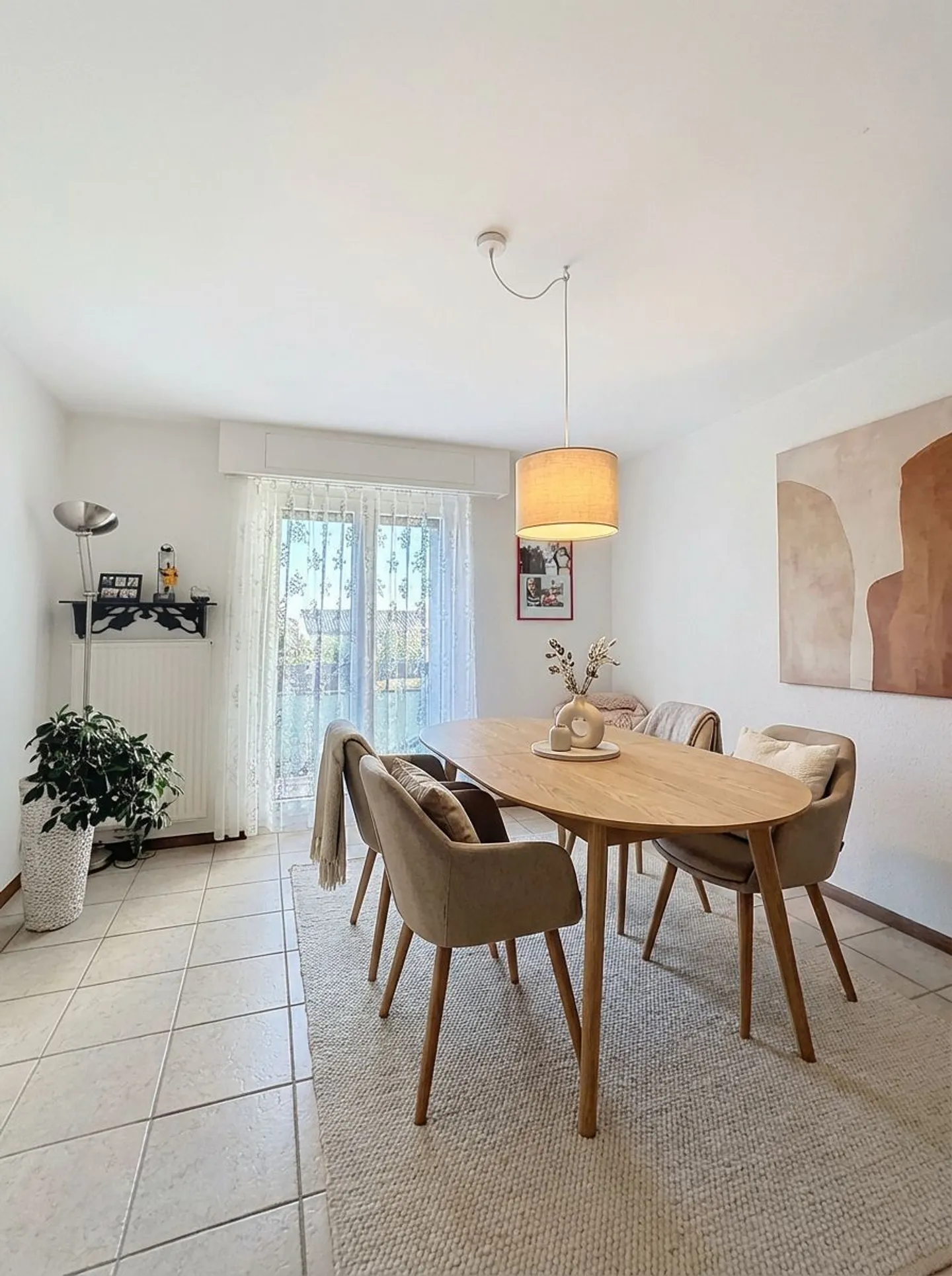 Doppelhaushälfte von 5,5 Zimmern Kürzlich renoviert Ein Steinwurf von allem entfernt! - Foto 17 von 29