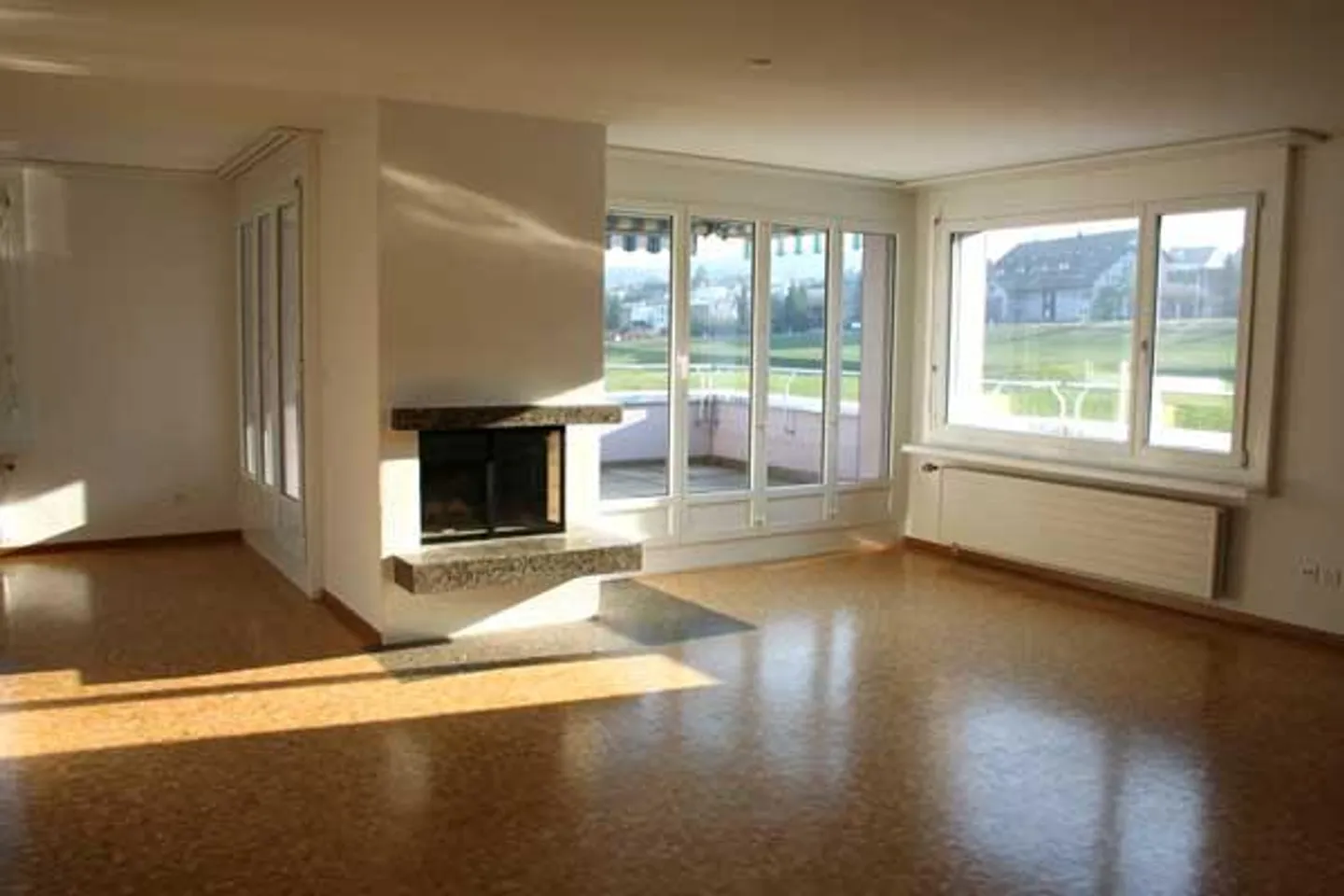 Appartement spacieux dans un quartier calme - Photo 2 sur 5