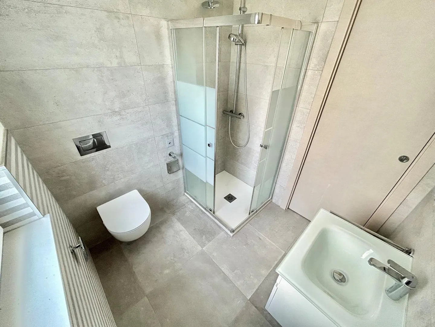 Cercasi subentrante appartamento 2.5 locali moderno a Capolago - Foto 6 di 10