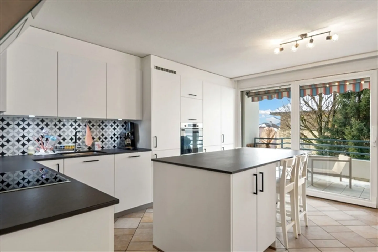 «La Chaux-de-Fonds, prächtige 4,5-Zimmer-Wohnung mit Garage und Aufzug» - Foto 2 von 13