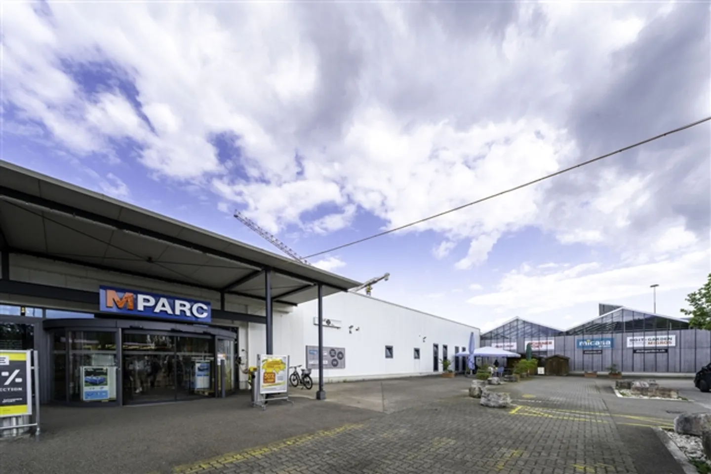 Spacious Retail Space with 2,500m2 - MParc Delemont - Photo 1 of 19