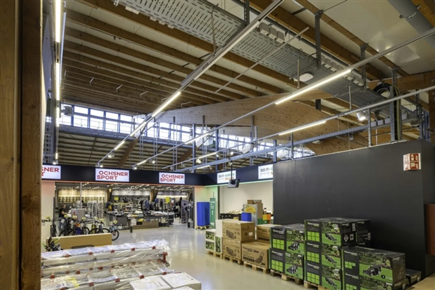 Spacious Retail Space with 2,500m2 - MParc Delemont - Photo 4 of 19