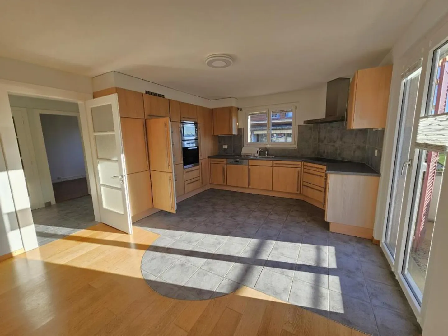 6.5 Room House - Photo 4 of 10