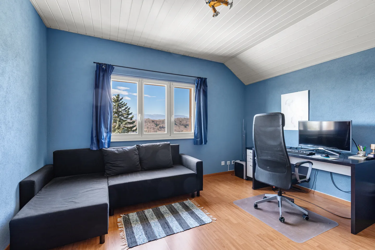 Maison familiale rénovée avec jardin, véranda et autonomie énergétique - Photo 6 of 13