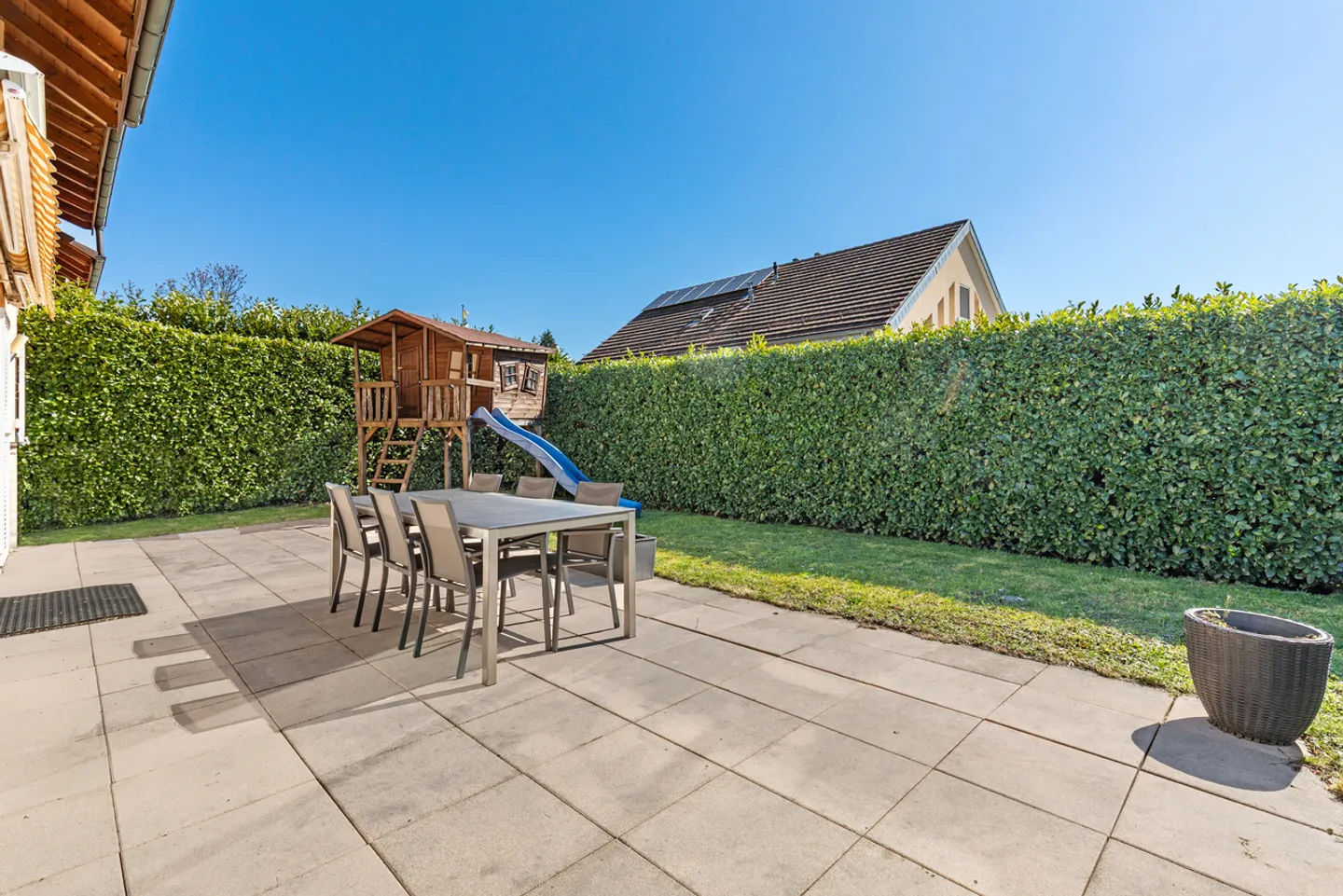 Maison familiale rénovée avec jardin, véranda et autonomie énergétique - Photo 10 of 13