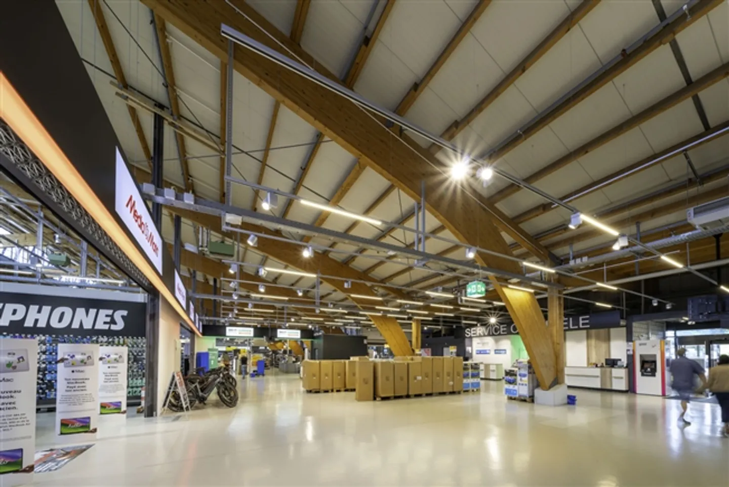 Spacious Retail Space with 2,500m2 - MParc Delemont - Photo 5 of 19