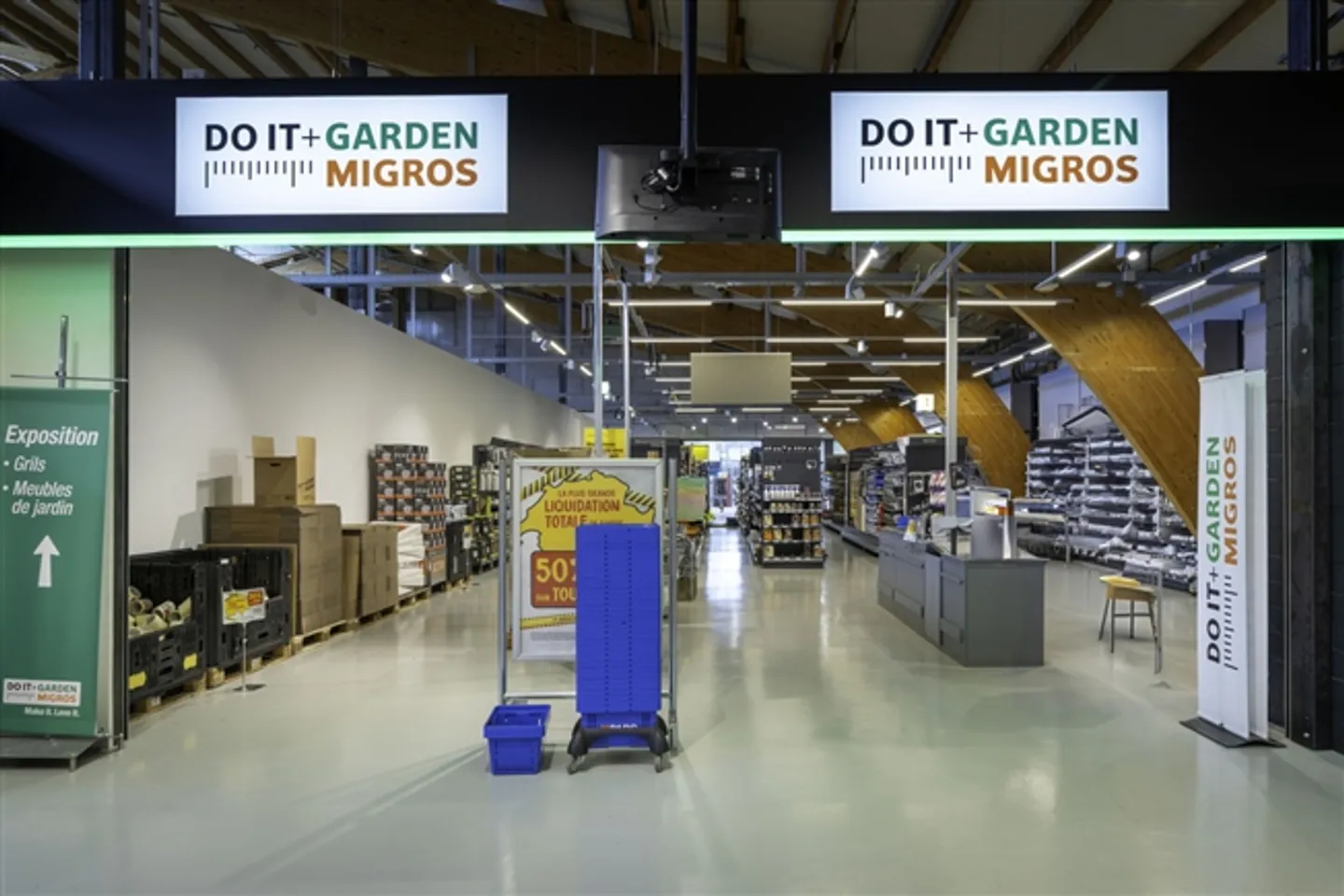 Spacious Retail Space with 2,500m2 - MParc Delemont - Photo 6 of 19