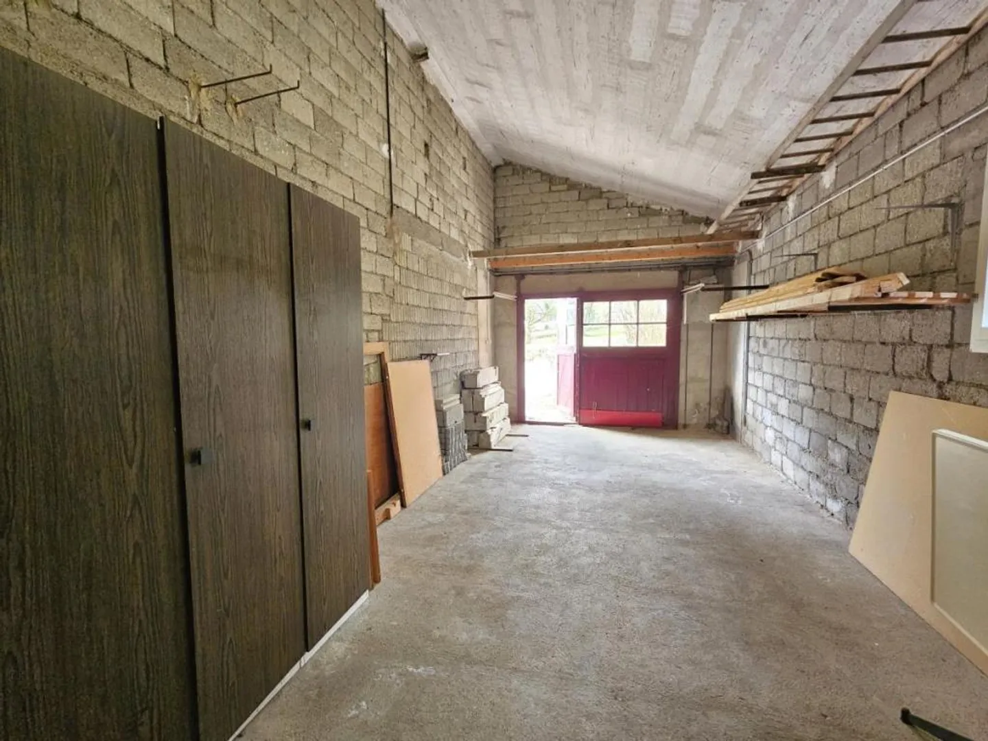 6.5 Room House - Photo 8 of 10