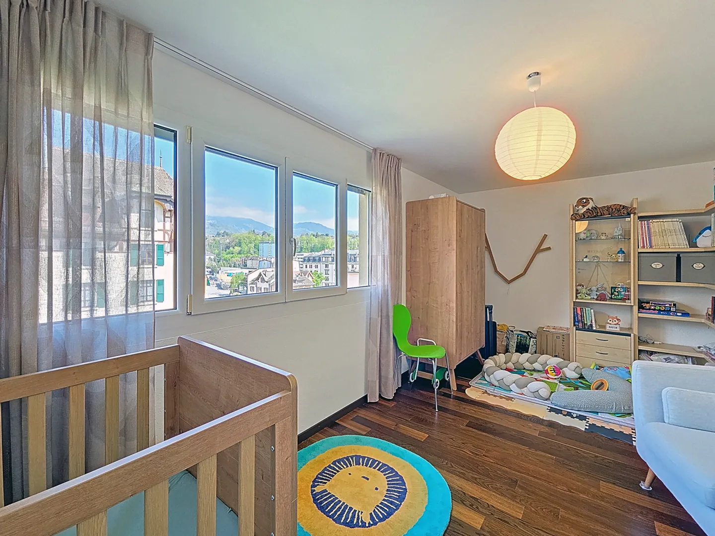 Sehr schöne 4,5-Zimmer-Wohnung, 128 m2, sonnige Terrasse und Blick auf die Alpen - Foto 7 von 11