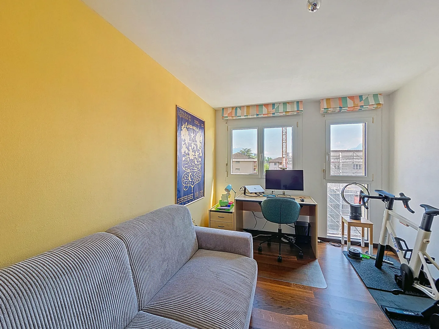 Sehr schöne 4,5-Zimmer-Wohnung, 128 m2, sonnige Terrasse und Blick auf die Alpen - Foto 8 von 11