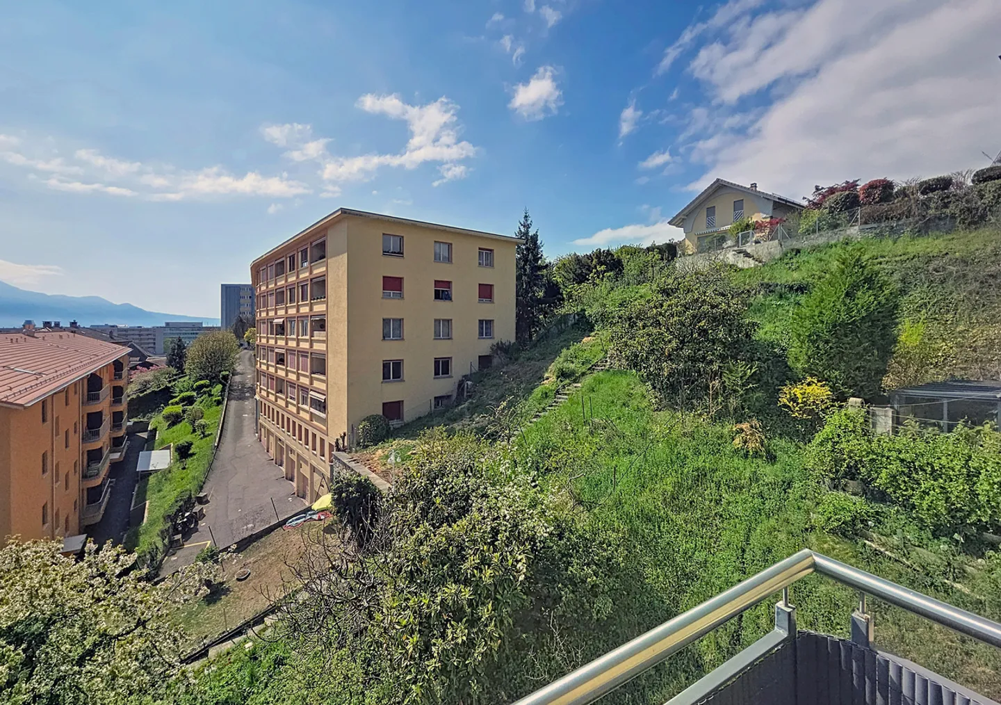 Sehr schöne 4,5-Zimmer-Wohnung, 128 m2, sonnige Terrasse und Blick auf die Alpen - Foto 10 von 11