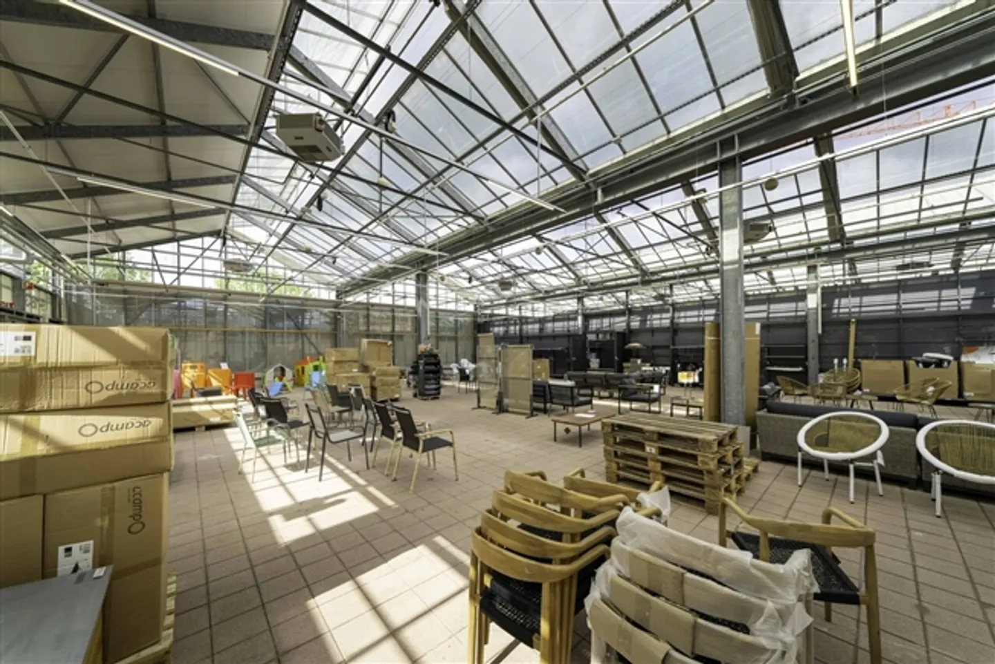 Spacious Retail Space with 2,500m2 - MParc Delemont - Photo 13 of 19