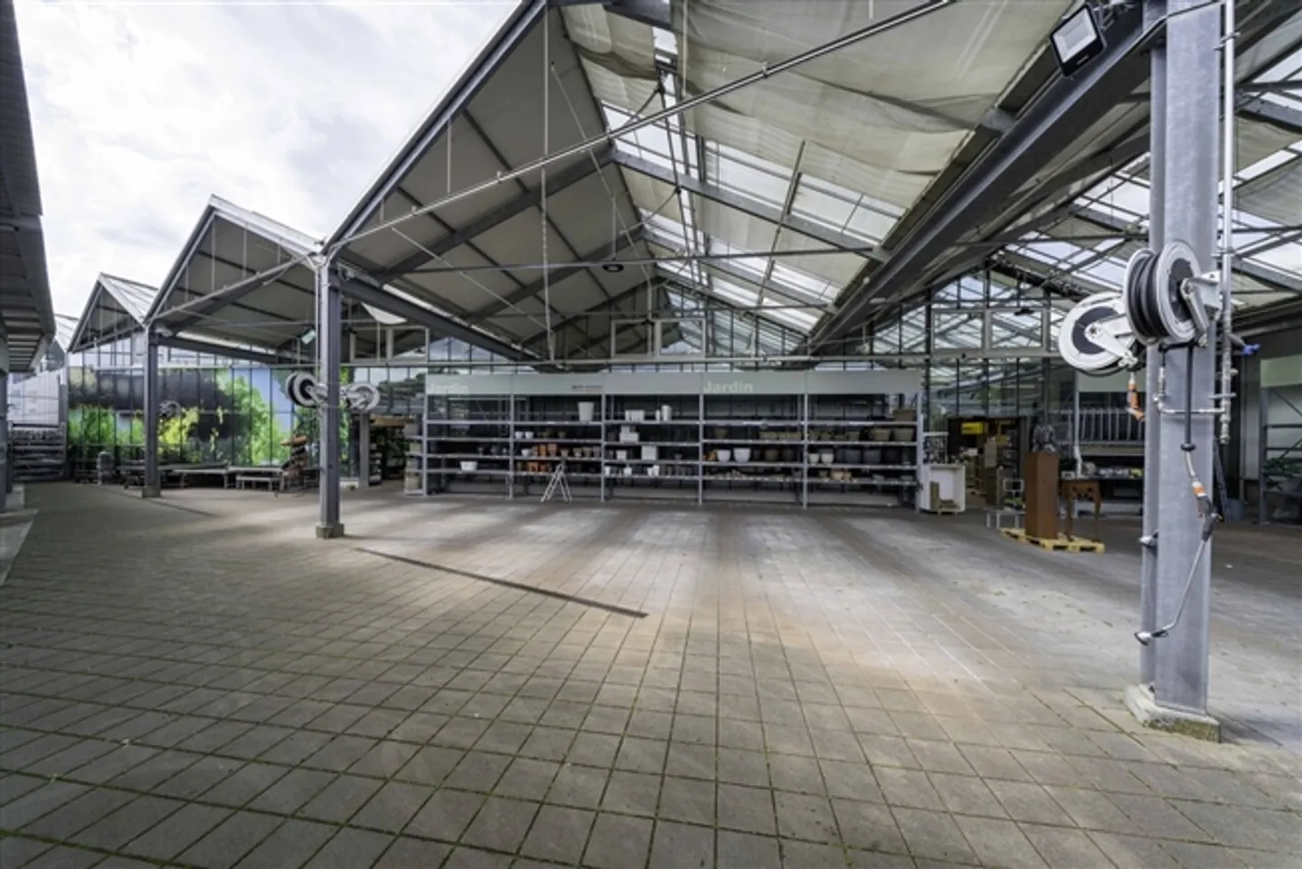 Spacious Retail Space with 2,500m2 - MParc Delemont - Photo 15 of 19