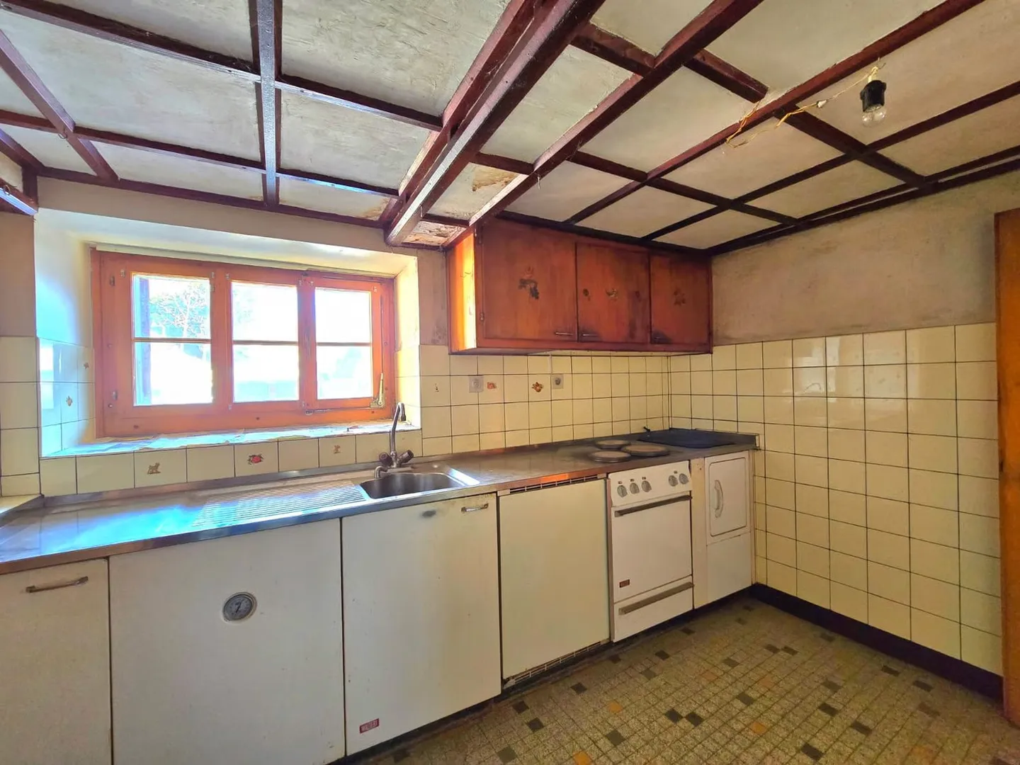 Vero villaggio casa con 2 appartamenti da ristrutturare a St-Martin (Val d'Hérens) - Foto 10 di 24