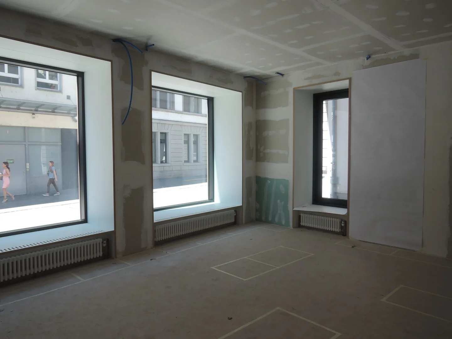 Retail space including office and warehouse - directly at Stadelhofen station - Photo 2 of 8