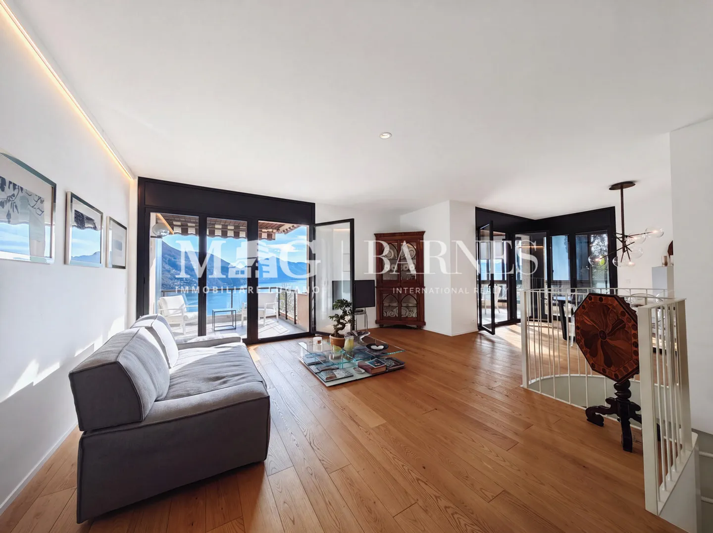 Appartamento duplex con vista lago - Foto 2 di 11