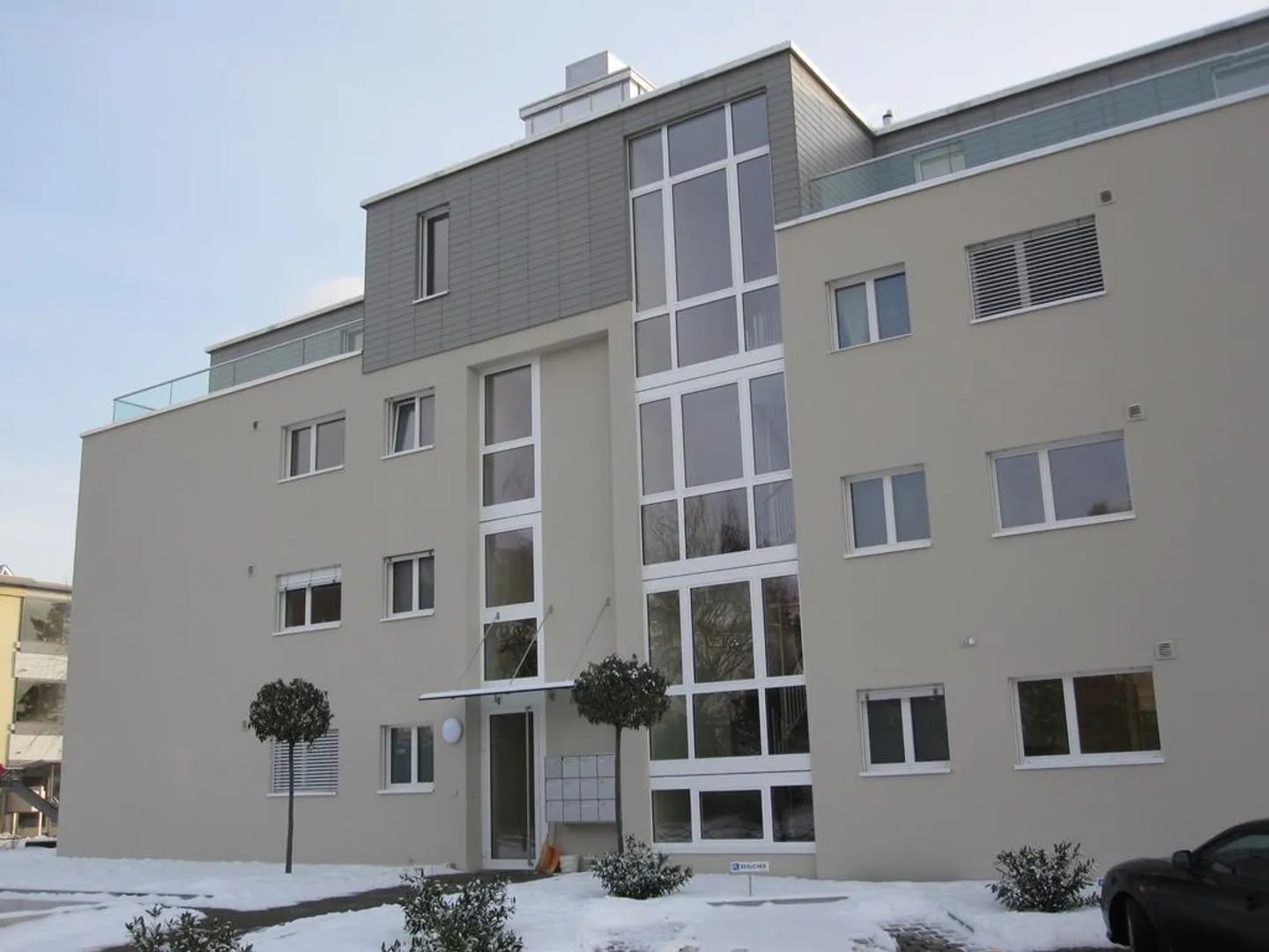 Appartamento attico con vista lago e stanze alte - Foto 1 di 10