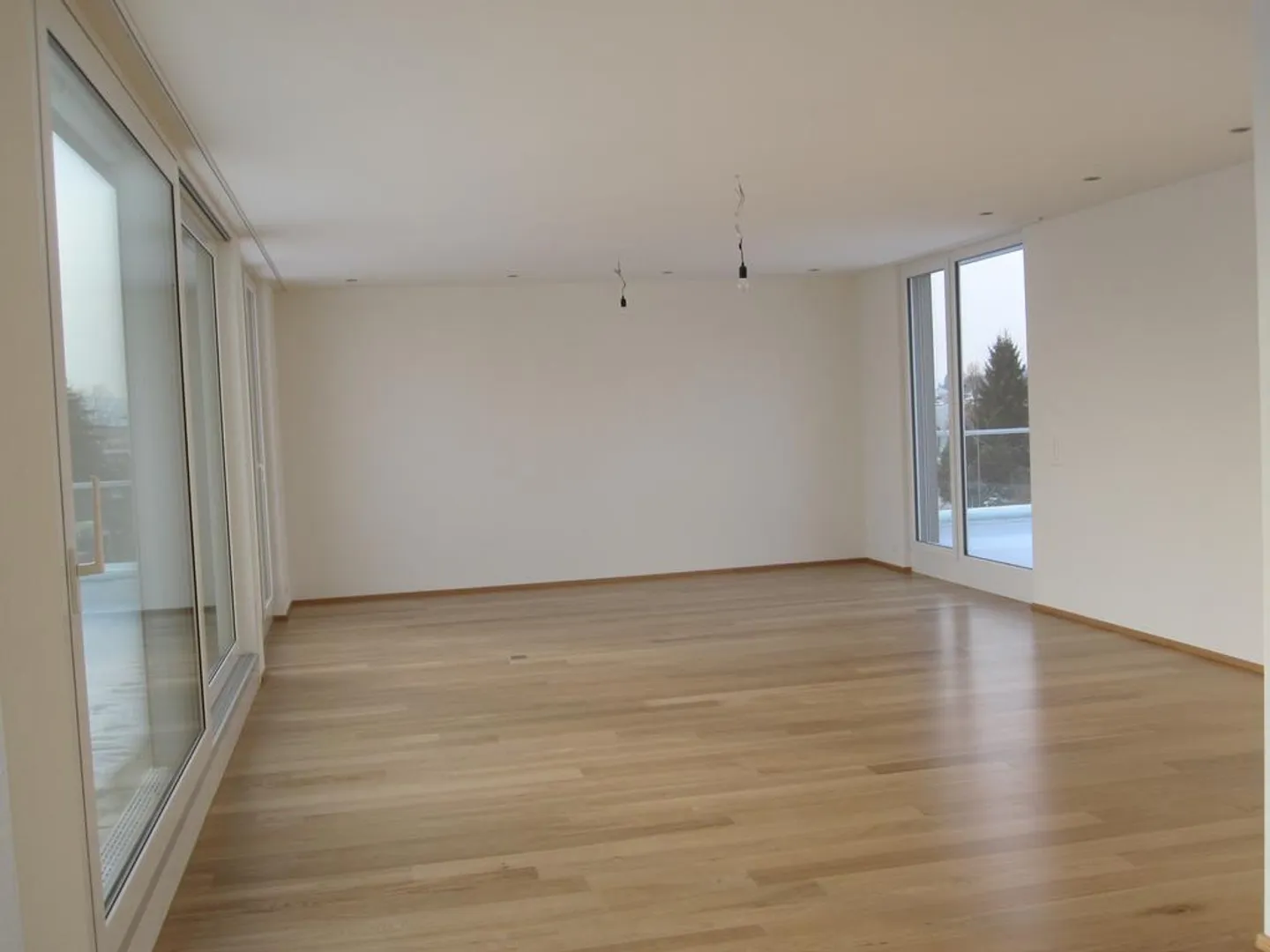 Appartamento attico con vista lago e stanze alte - Foto 5 di 10