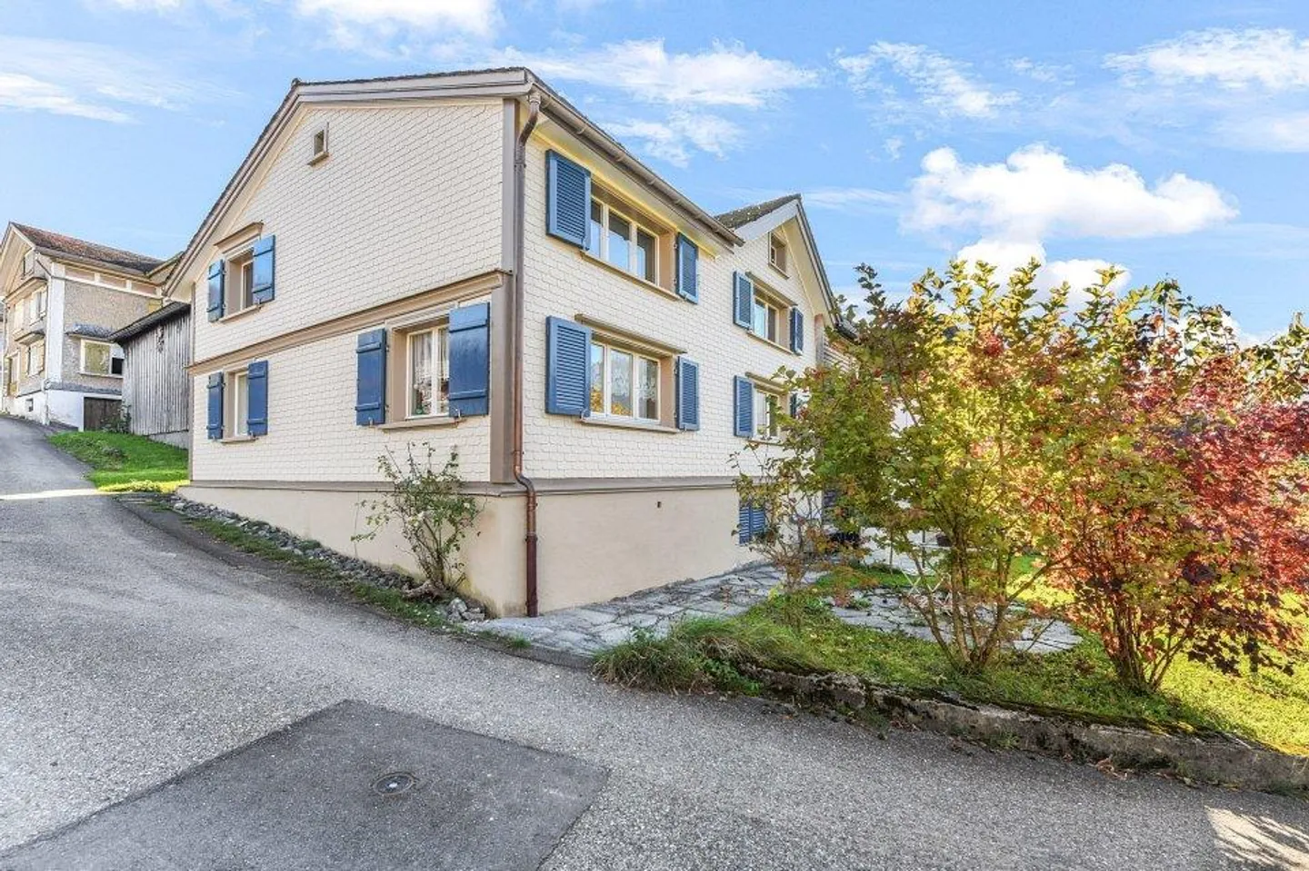 Casa unifamiliare con potenziale di ristrutturazione a Neu St. Johann - Foto 2 di 13