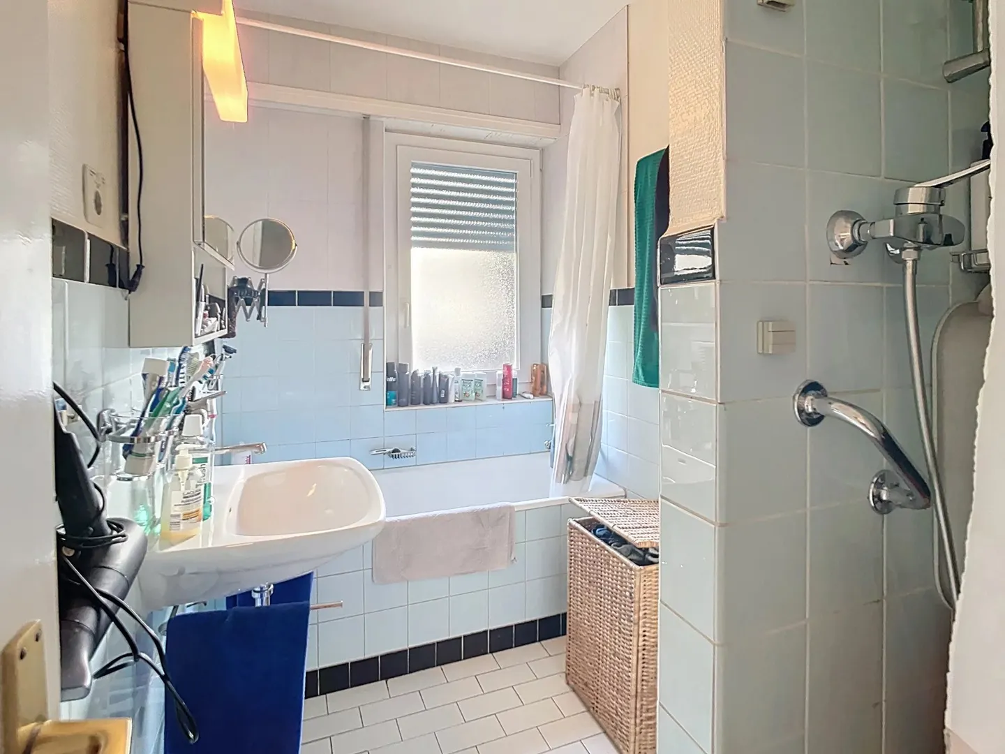 Charming 4-Room Apartment - Photo 7 of 11
