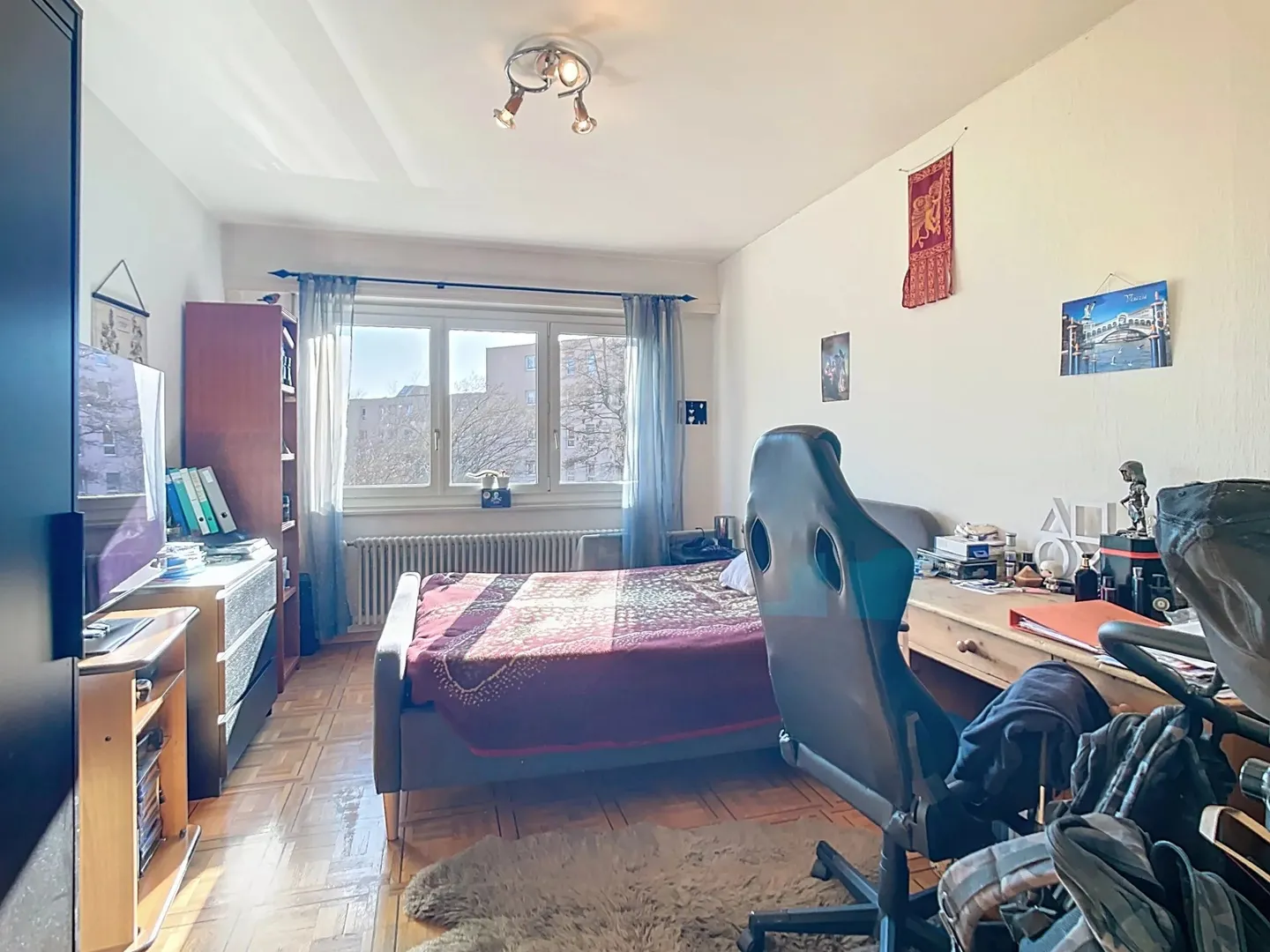 Charming 4-Room Apartment - Photo 8 of 11