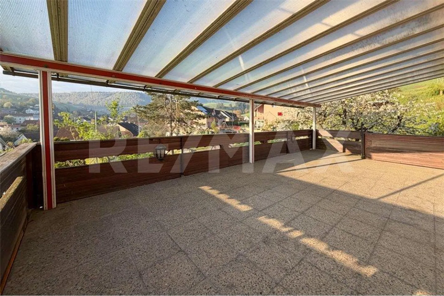 Single-family home with 1,770 m² of building land – slightly elevated with a beautiful view in Su... - Photo 4 of 13