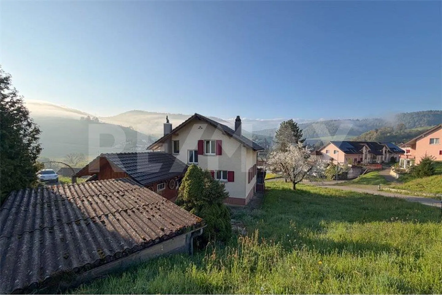 Single-family home with 1,770 m² of building land – slightly elevated with a beautiful view in Su... - Photo 13 of 13