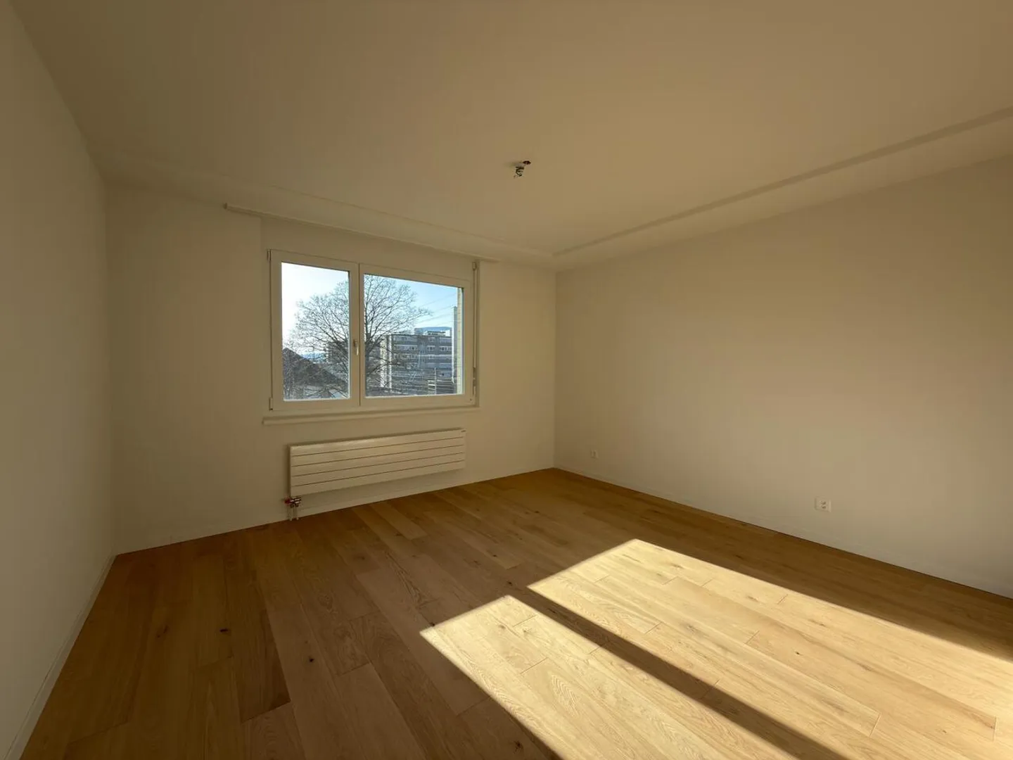 Beautiful renovated 3-room apartment - Photo 6 of 8