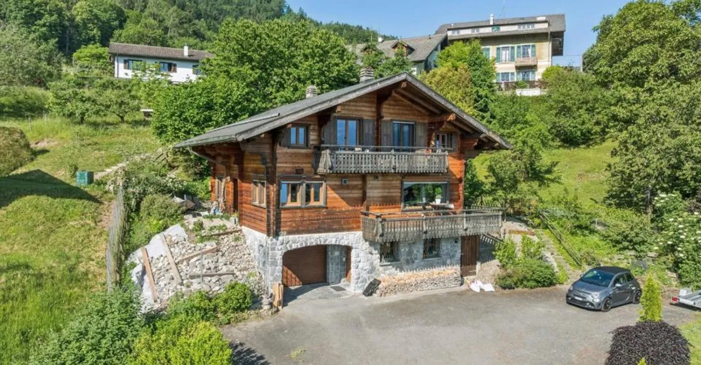 Wunderschönes renoviertes Chalet mit außergewöhnlichem Blick - Foto 1 von 13
